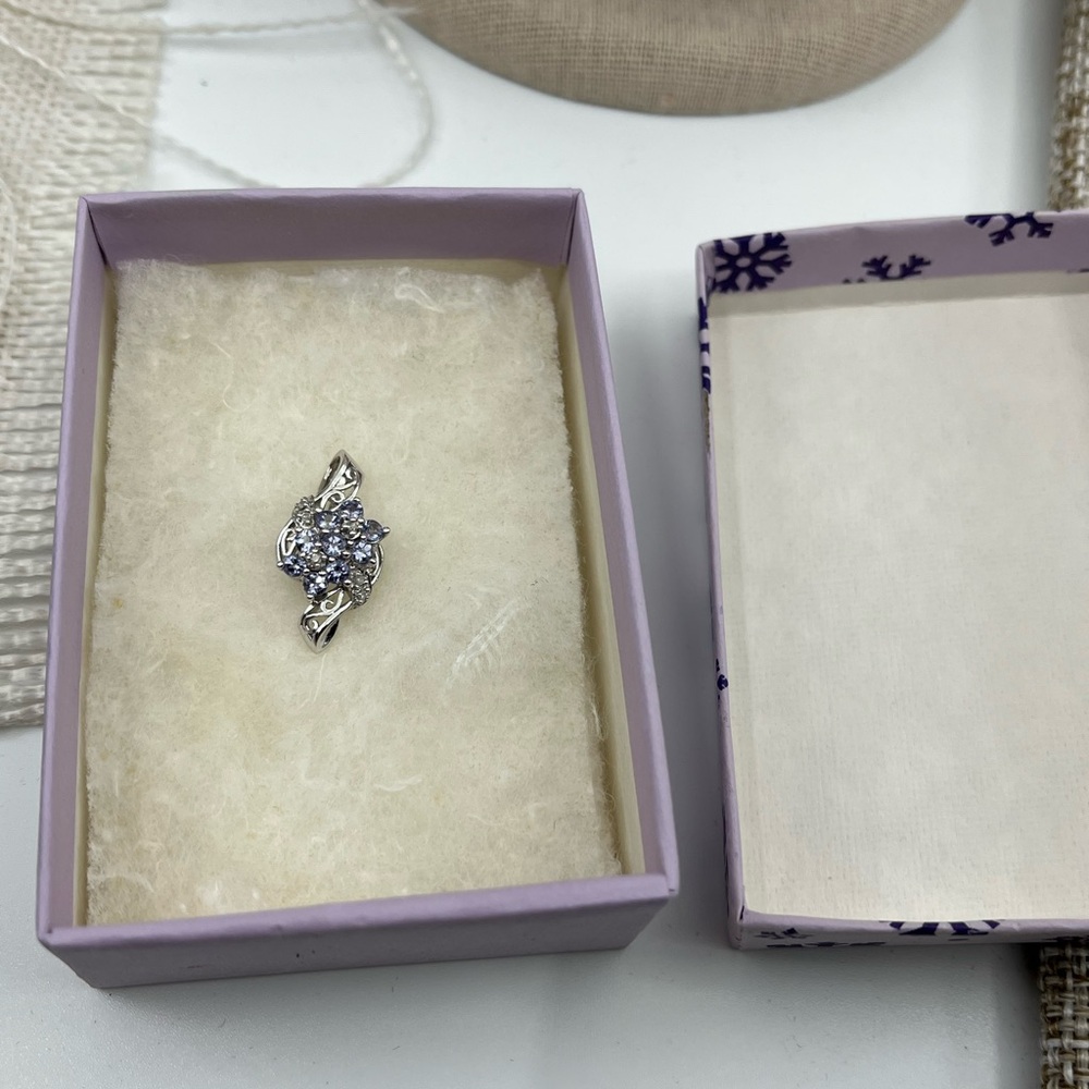 10K White Gold Tanzanite 💎 Diamond Accent Pendant - Vintage Estate, 1990s - Picture 11 of 15